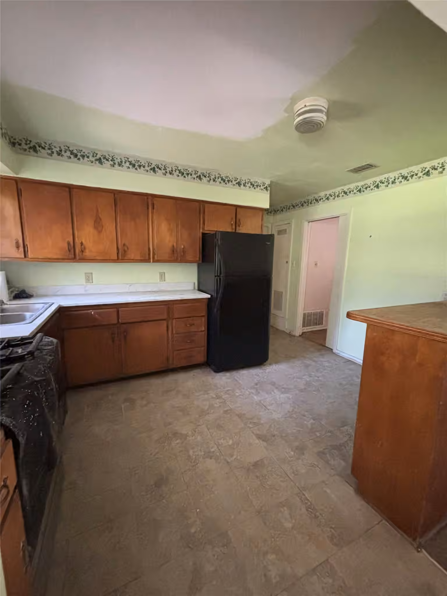 Photo 7 of 6159 Lyndhurst Drive, Houston, TX
