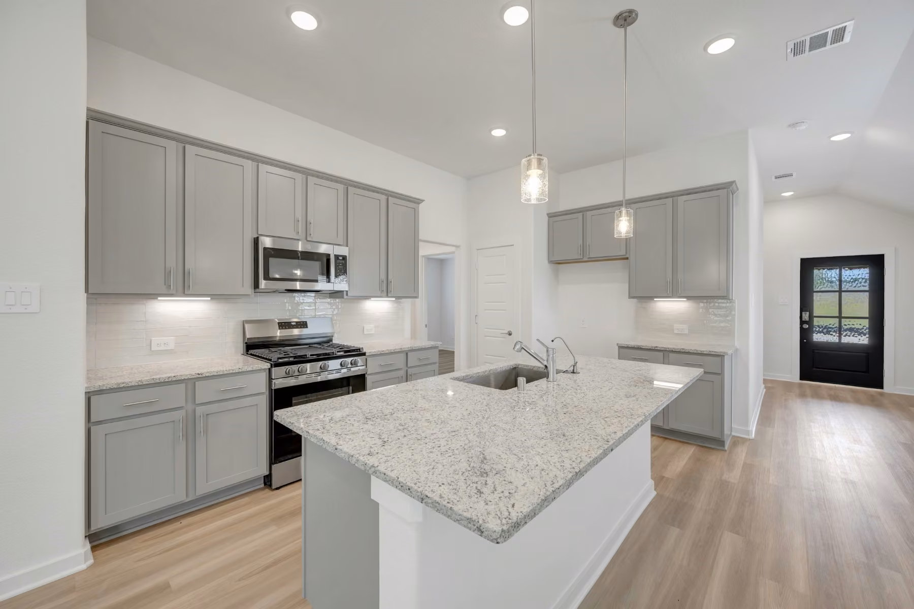 Photo 2 of 10406 Antonio Avenue, Montgomery, TX