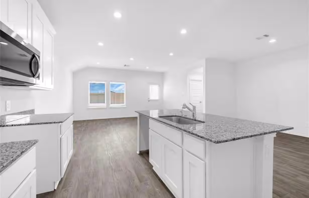 Photo 4 of 2035 Woodlark Way, Sealy, TX
