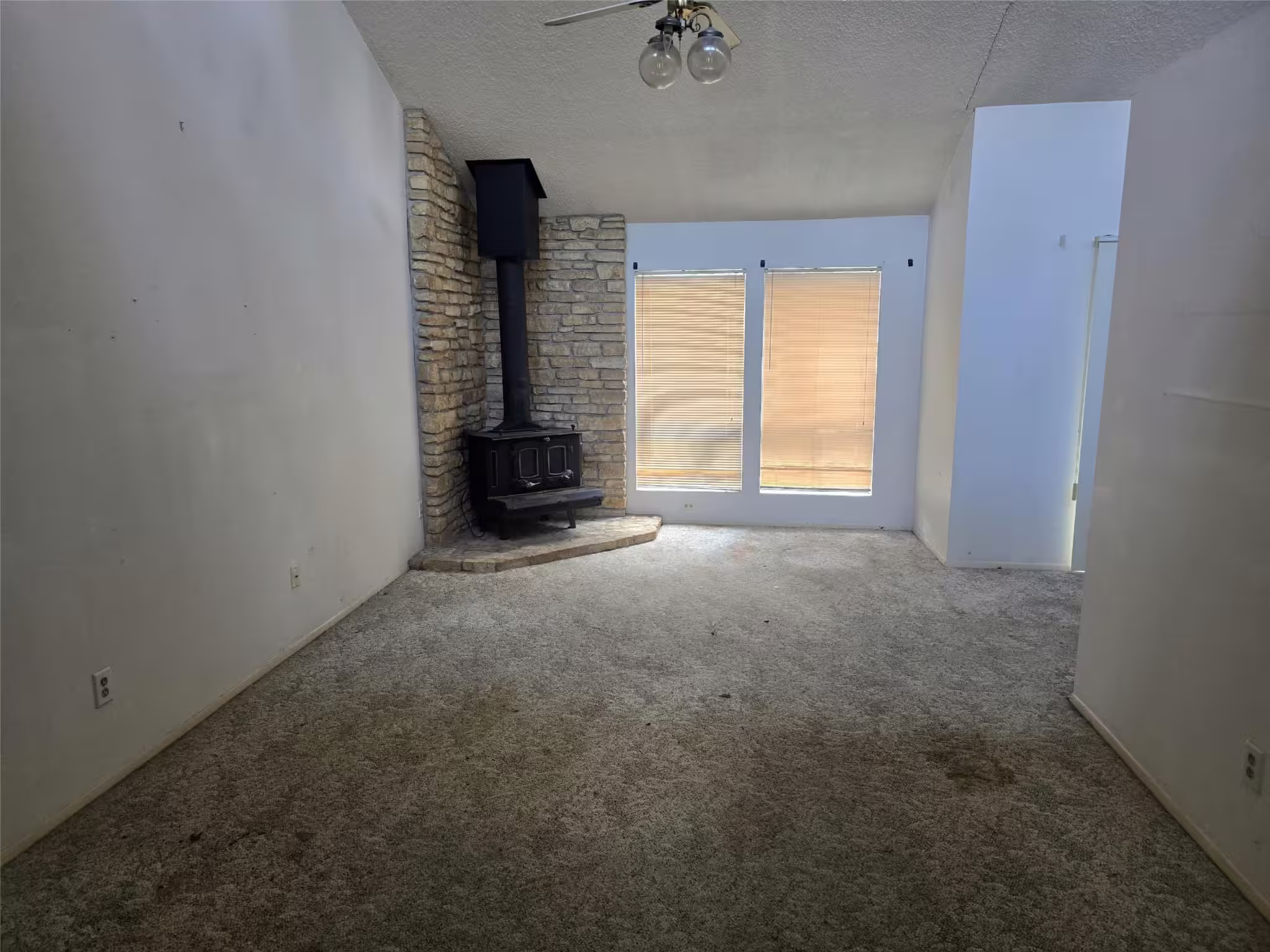 Photo 3 of 26401 Darkwood Court, Huntsville, TX