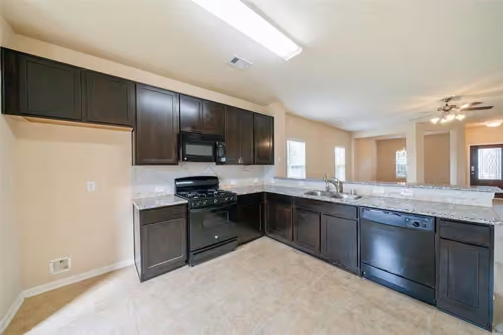 Photo 5 of 5011 Cypress Willow Drive, Katy, TX