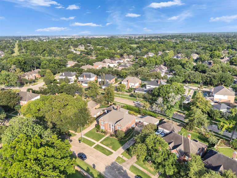 Photo 4 of 4807 Andover Street, Sugar Land, TX
