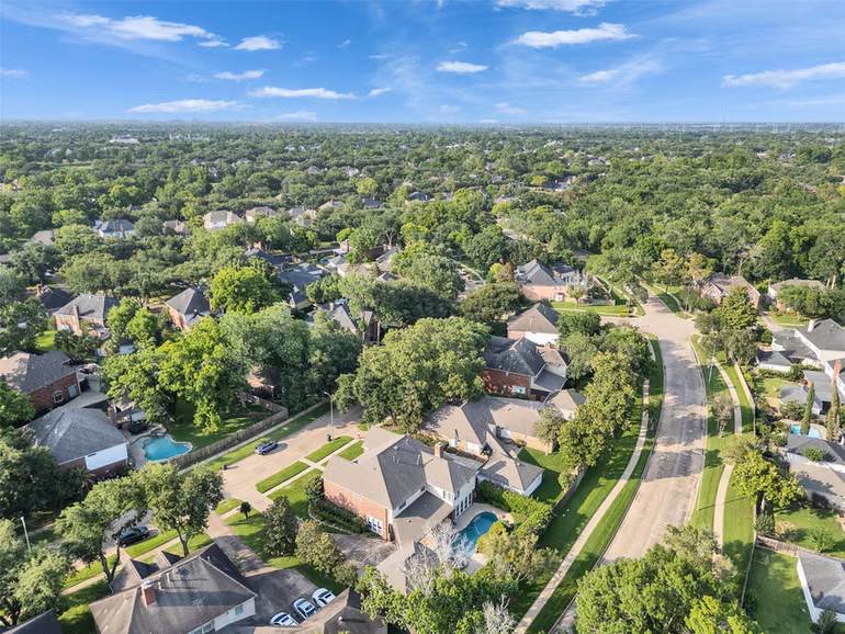 Photo 5 of 4807 Andover Street, Sugar Land, TX