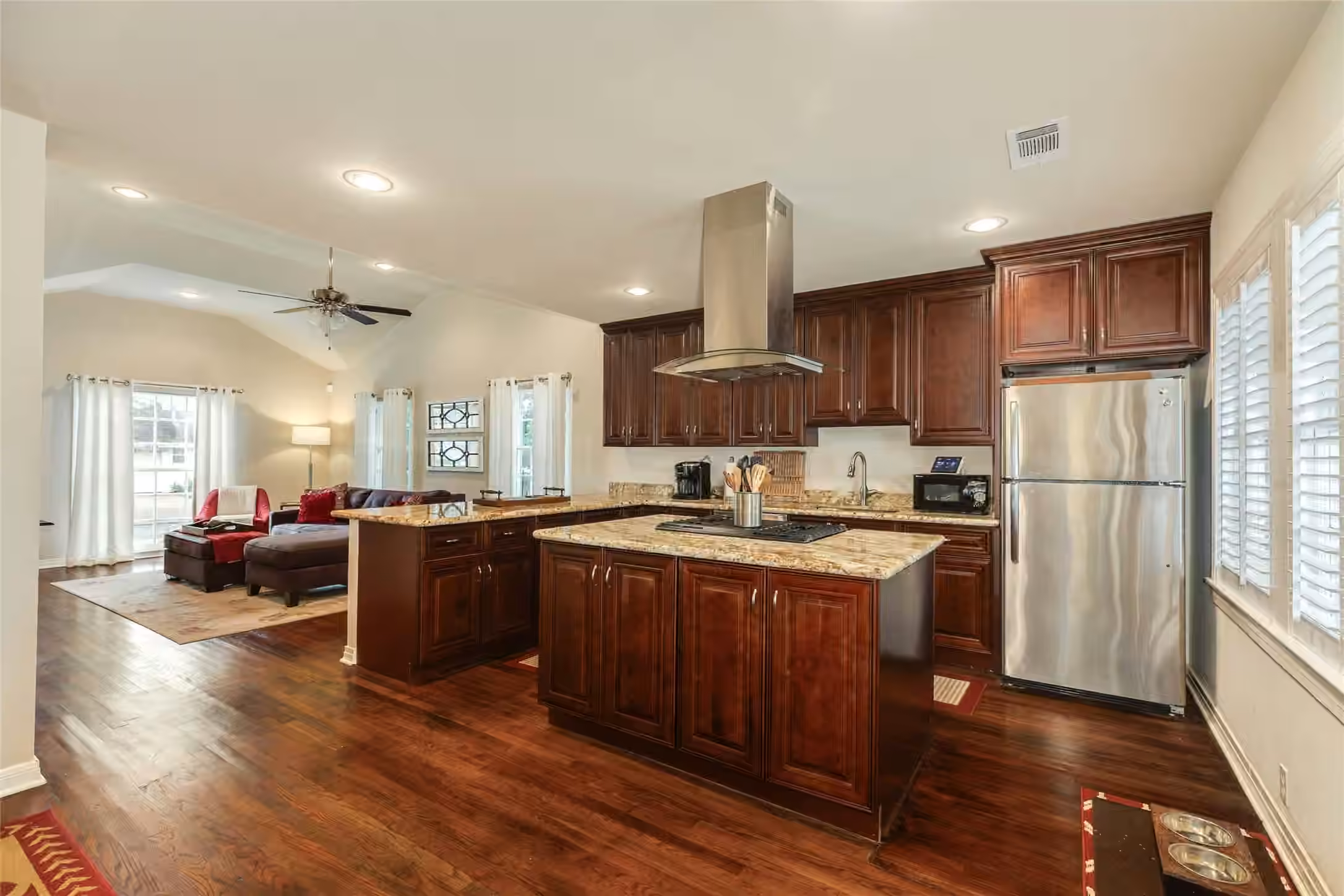 Photo 6 of 4824 Crockett Boulevard, Galveston, TX