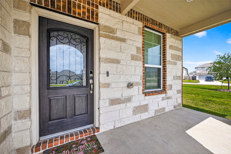 Photo 5 of 1115 Cloverdale Drive, Rosharon, TX