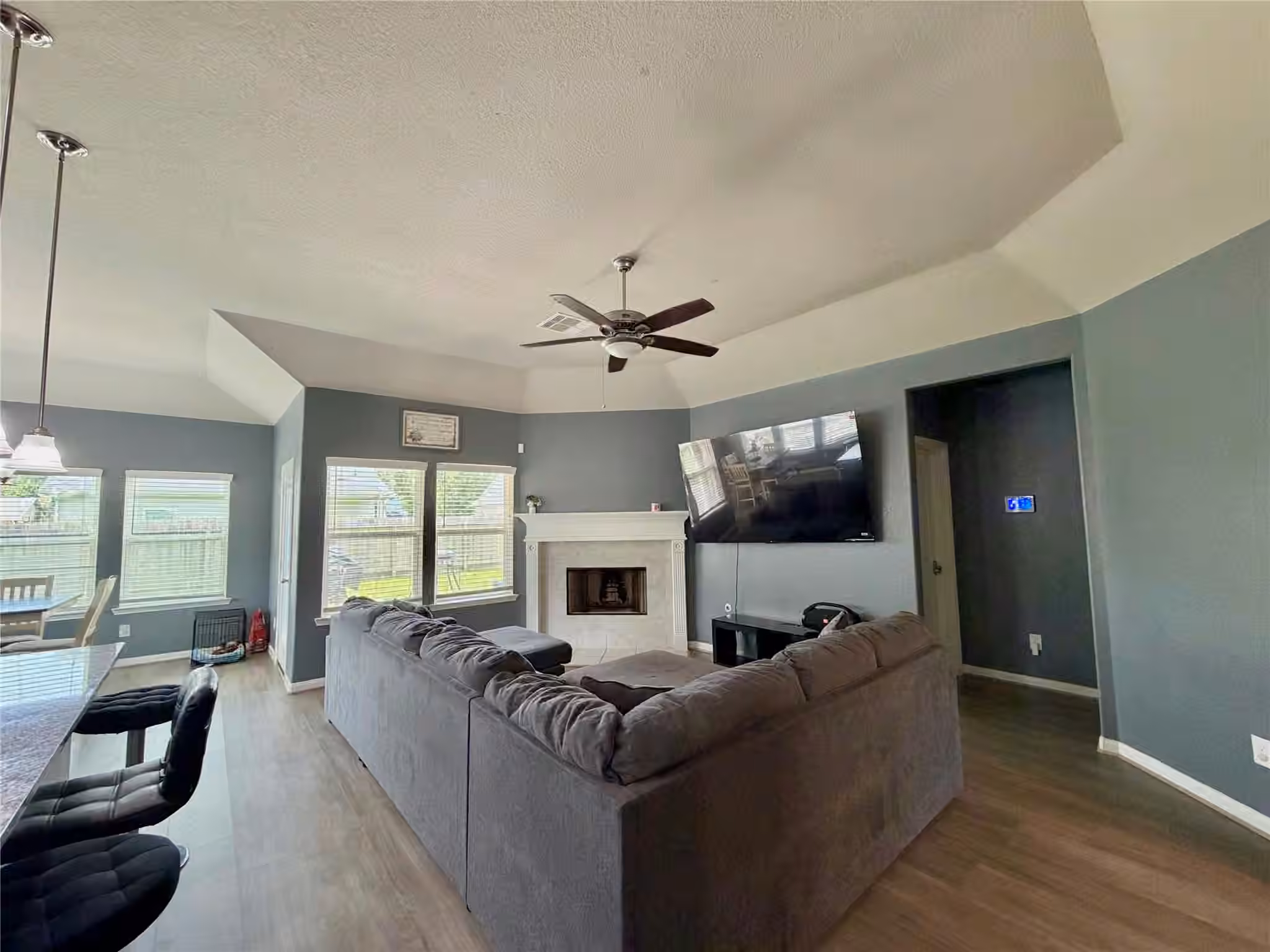 Photo 3 of 315 Woodhaven Drive, West Columbia, TX