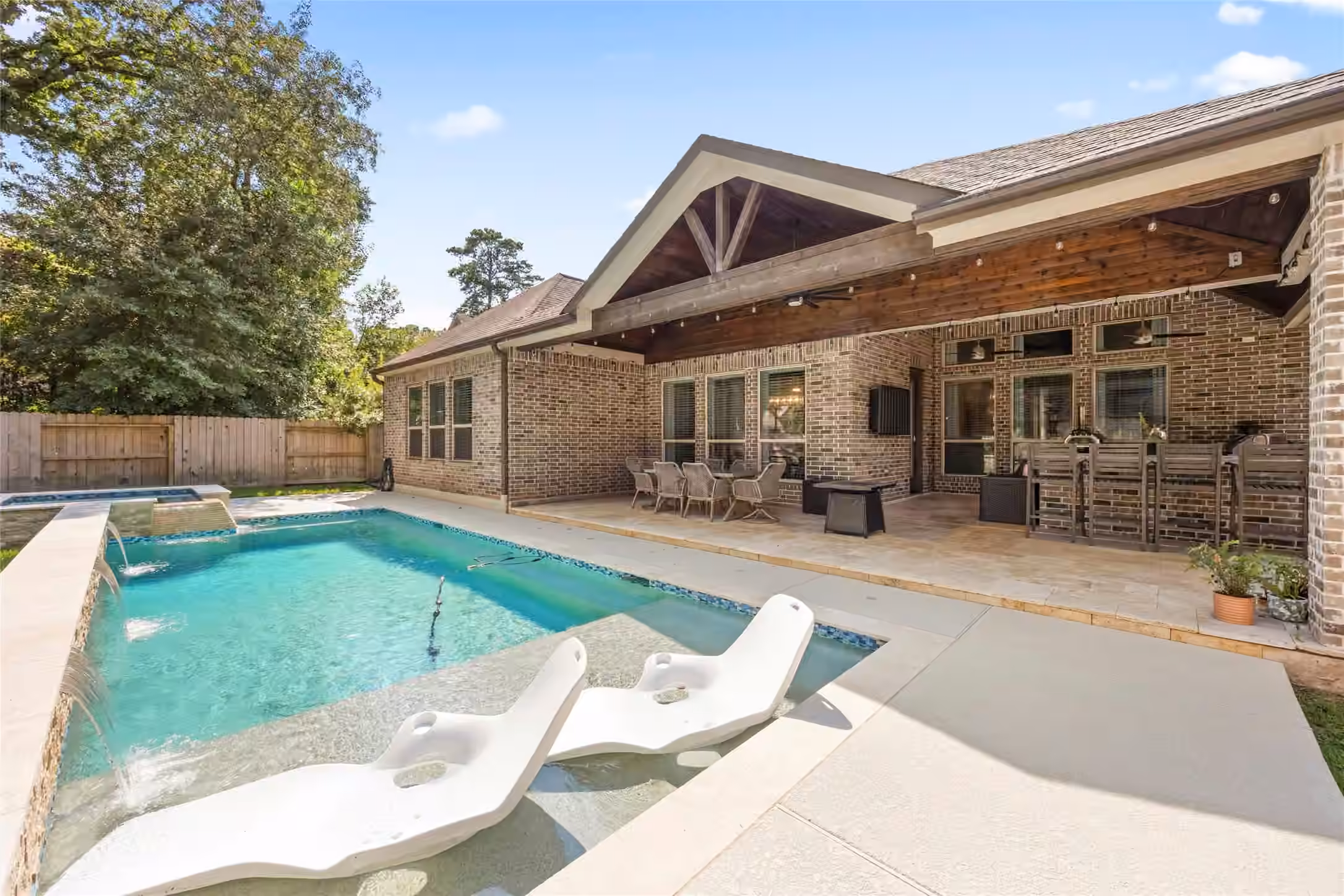 Photo of 211 Evening Tide Way, Conroe, TX 77318