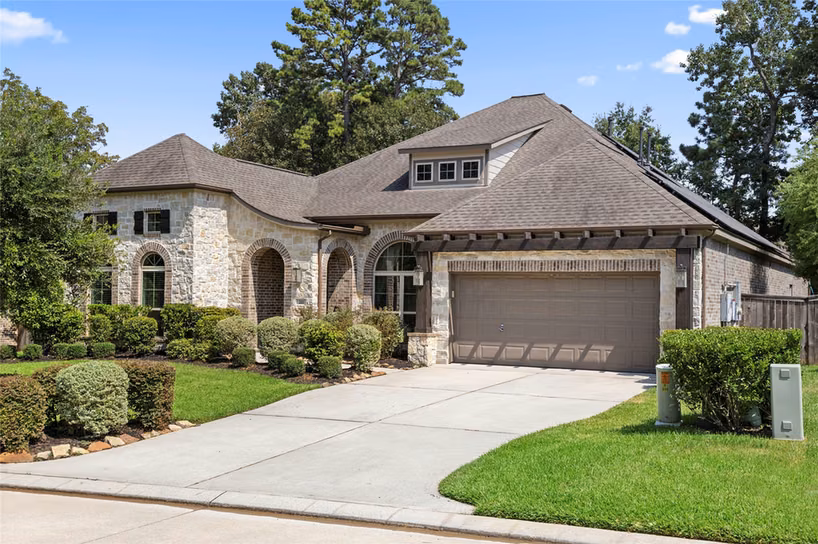 Photo 2 of 211 Evening Tide Way, Conroe, TX