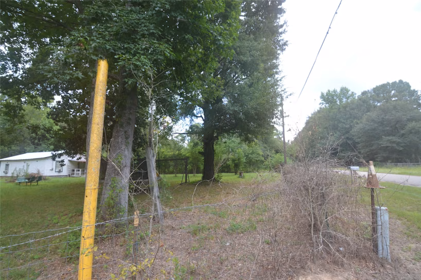 Photo 4 of 1120 Cherry Creek Drive, Shepherd, TX