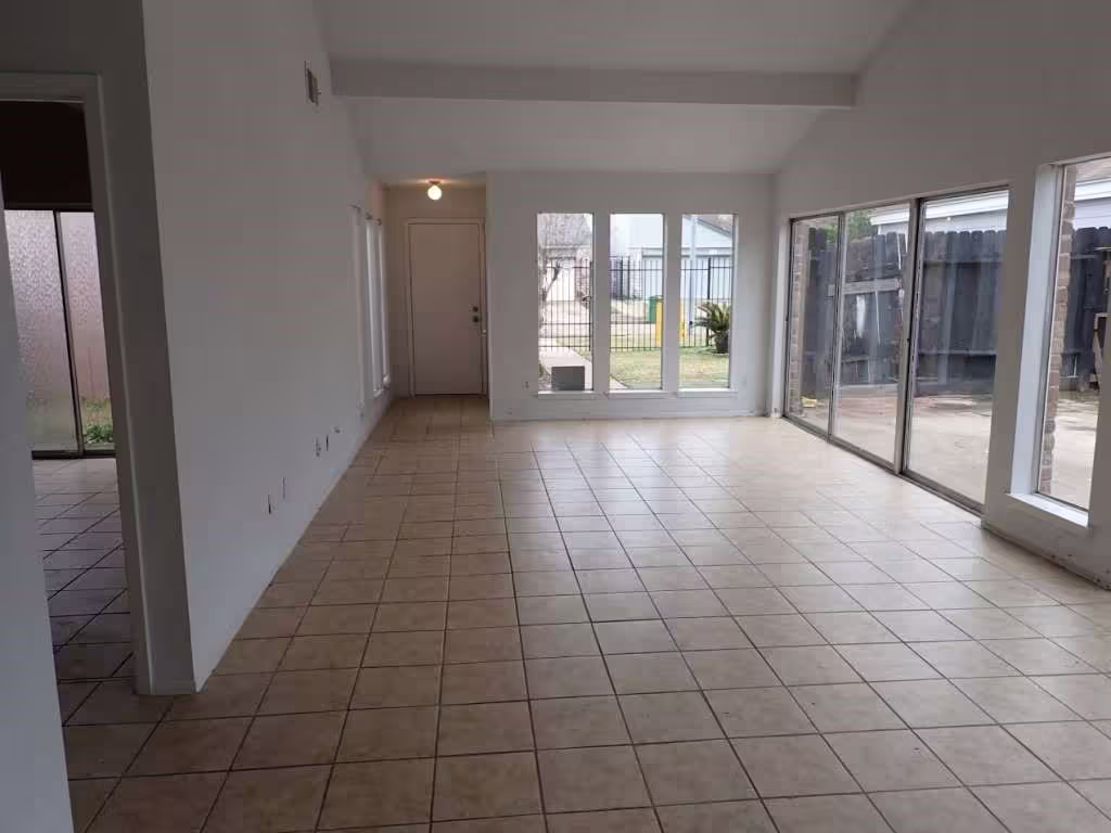 Photo 3 of 11539 Bellerive Drive, Houston, TX