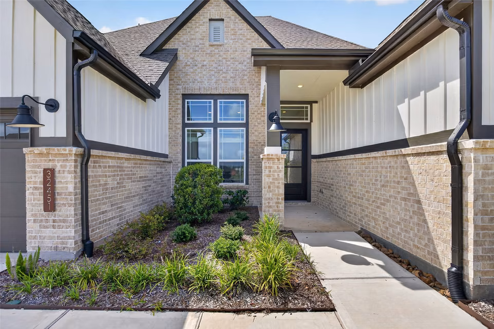 Photo 4 of 32451 Violet Dancer Court, Fulshear, TX