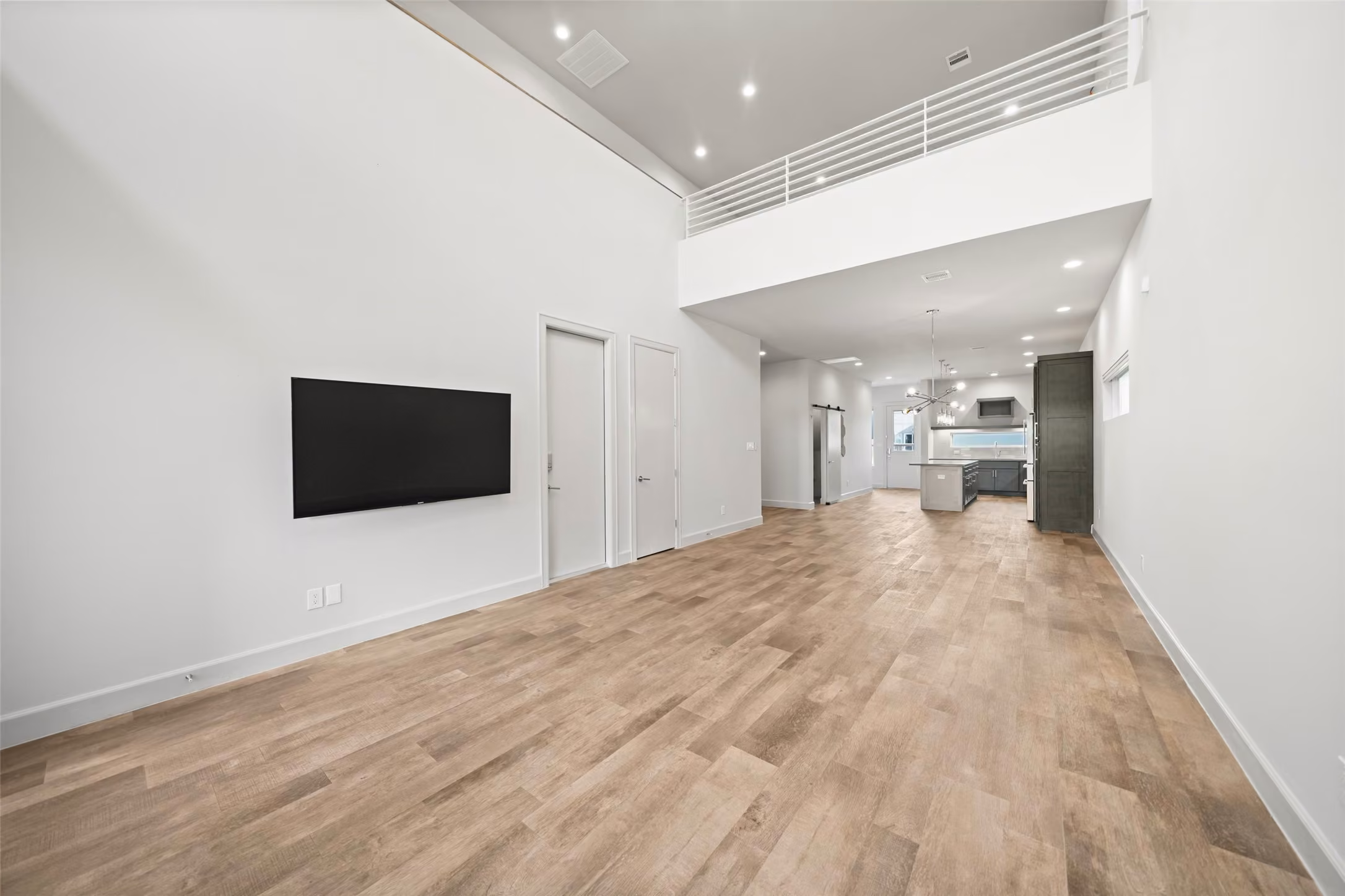 Photo 4 of 6809 Troya Lane, Houston, TX