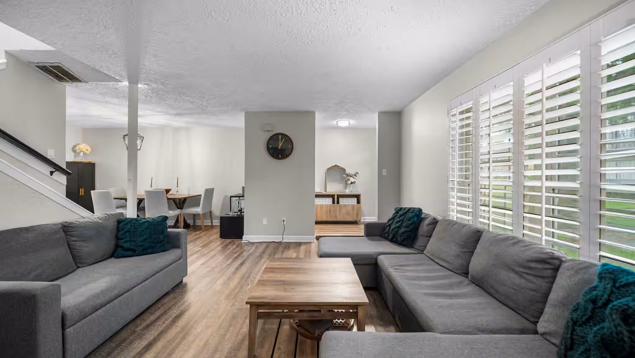 Photo 2 of 3936 Laura Leigh Drive, Friendswood, TX