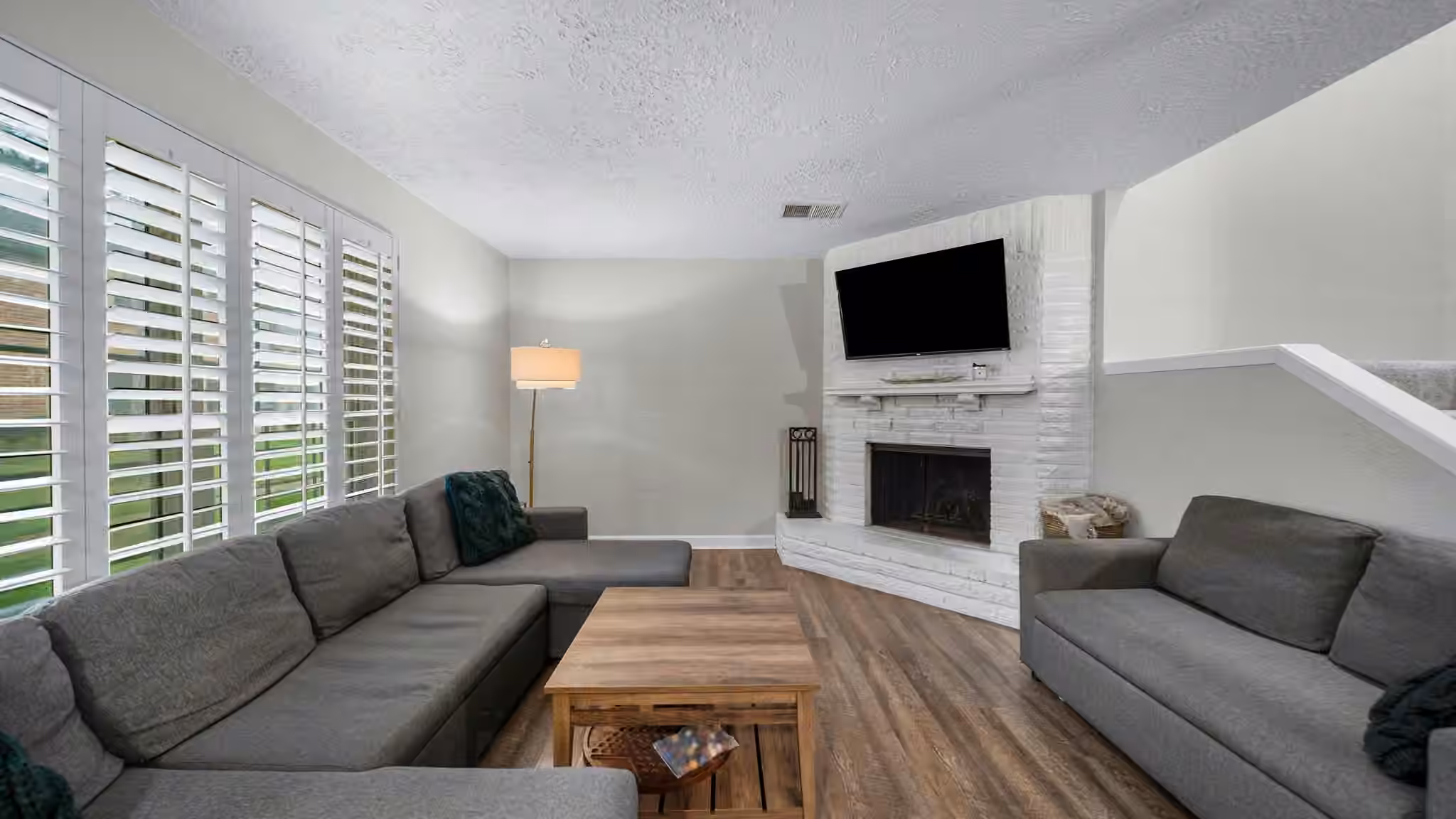 Photo 3 of 3936 Laura Leigh Drive, Friendswood, TX