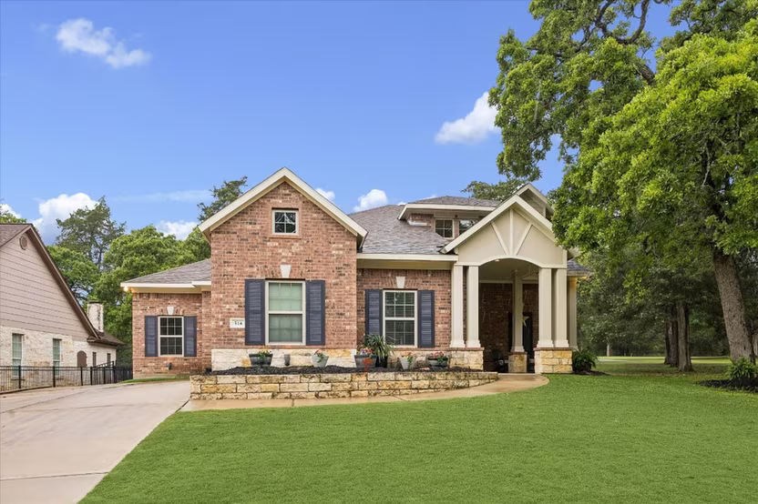 Photo of 514 Pinehurst Drive, New Ulm, TX