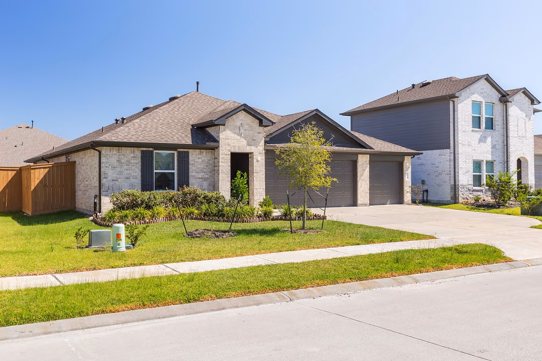 Photo 2 of 933 Neches Lane, Dayton, TX