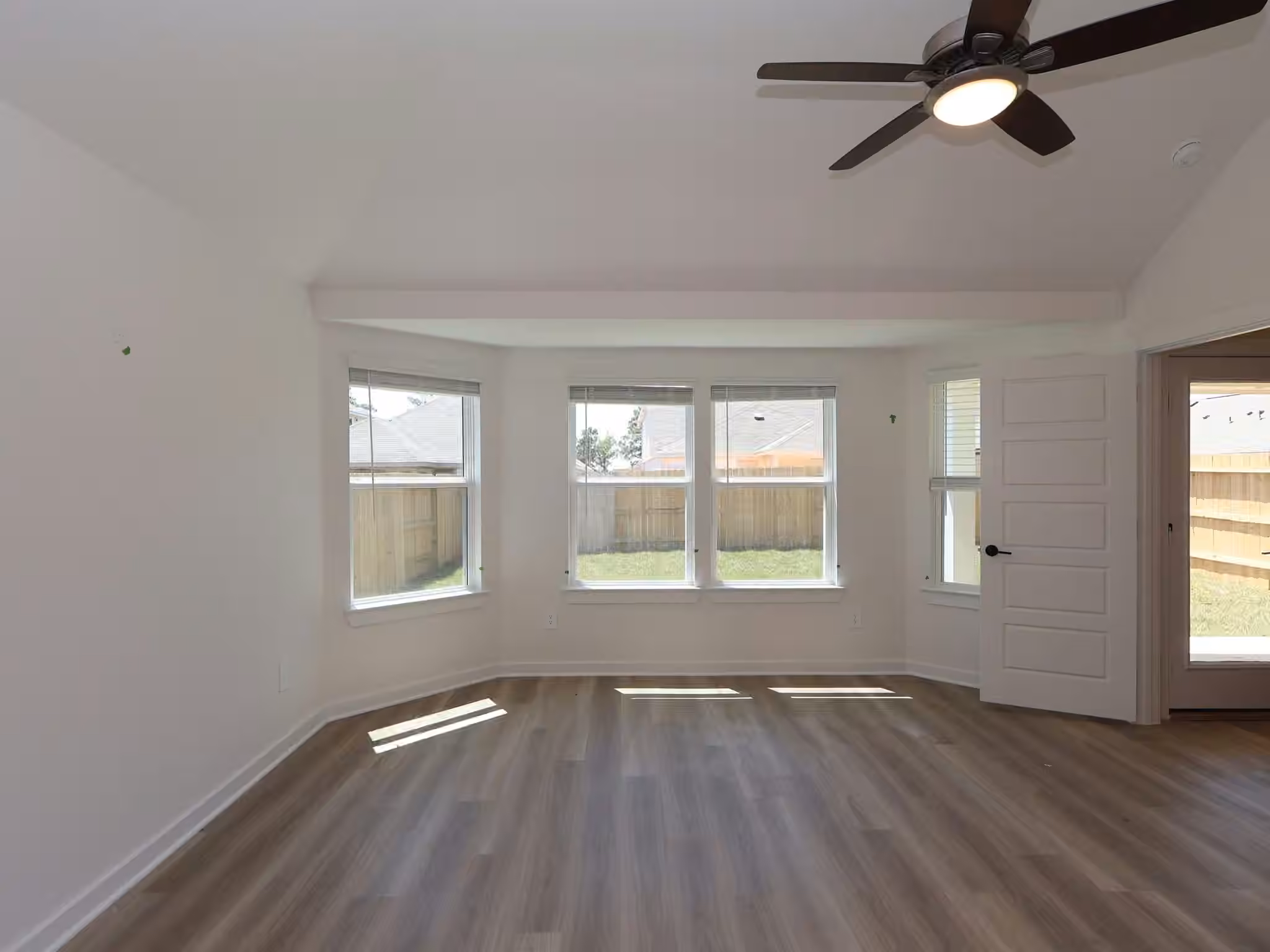 Photo 5 of 10236 Burton Path, Montgomery, TX