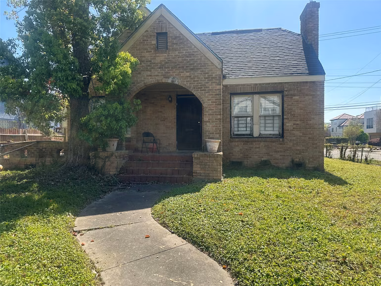 Photo 2 of 1704 Rosewood Street, Houston, TX
