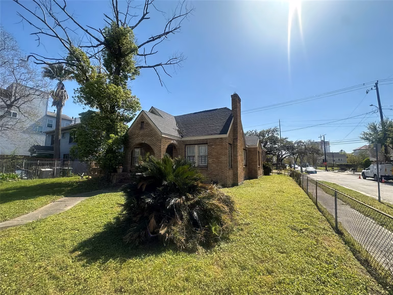 Photo 3 of 1704 Rosewood Street, Houston, TX