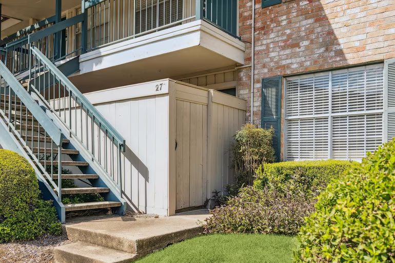 Photo 2 of 855 Augusta Drive 27, Houston, TX