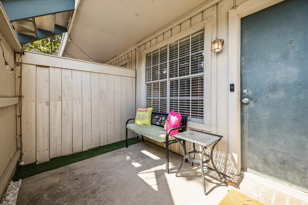 Photo 4 of 855 Augusta Drive 27, Houston, TX