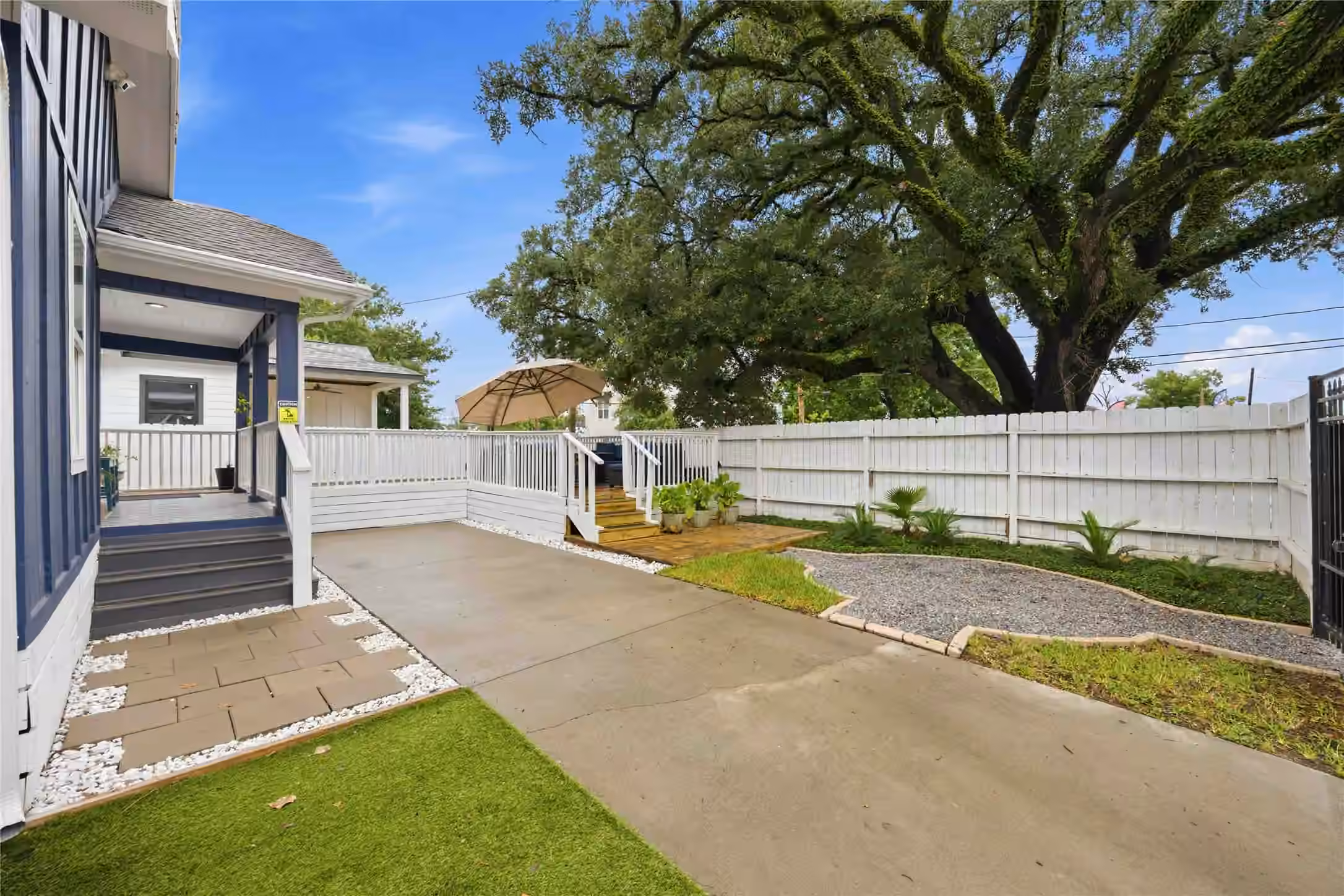 Photo 4 of 1602 Luzon Street, Houston, TX