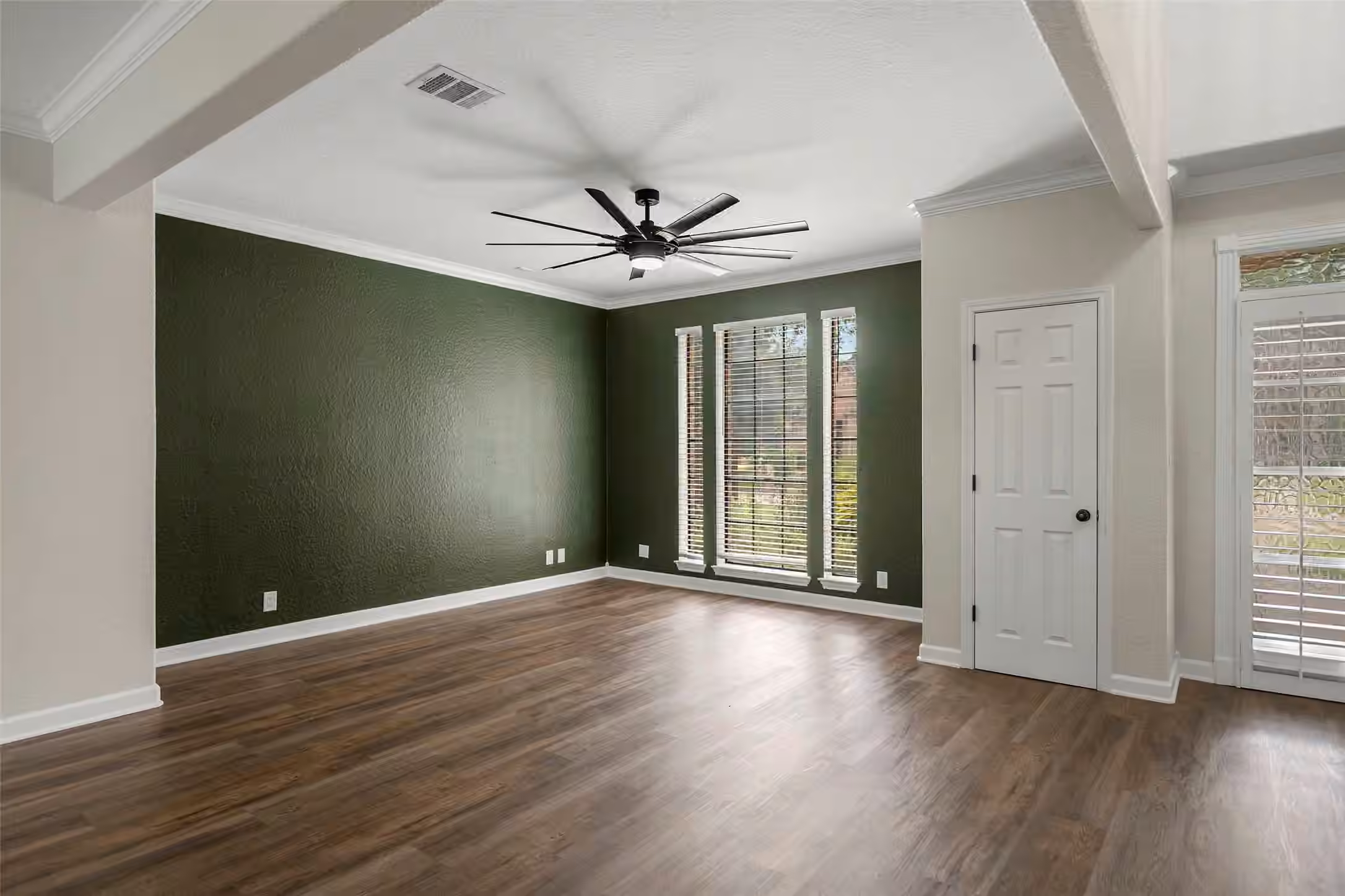 Photo 4 of 6786 Kestrel Court, Houston, TX