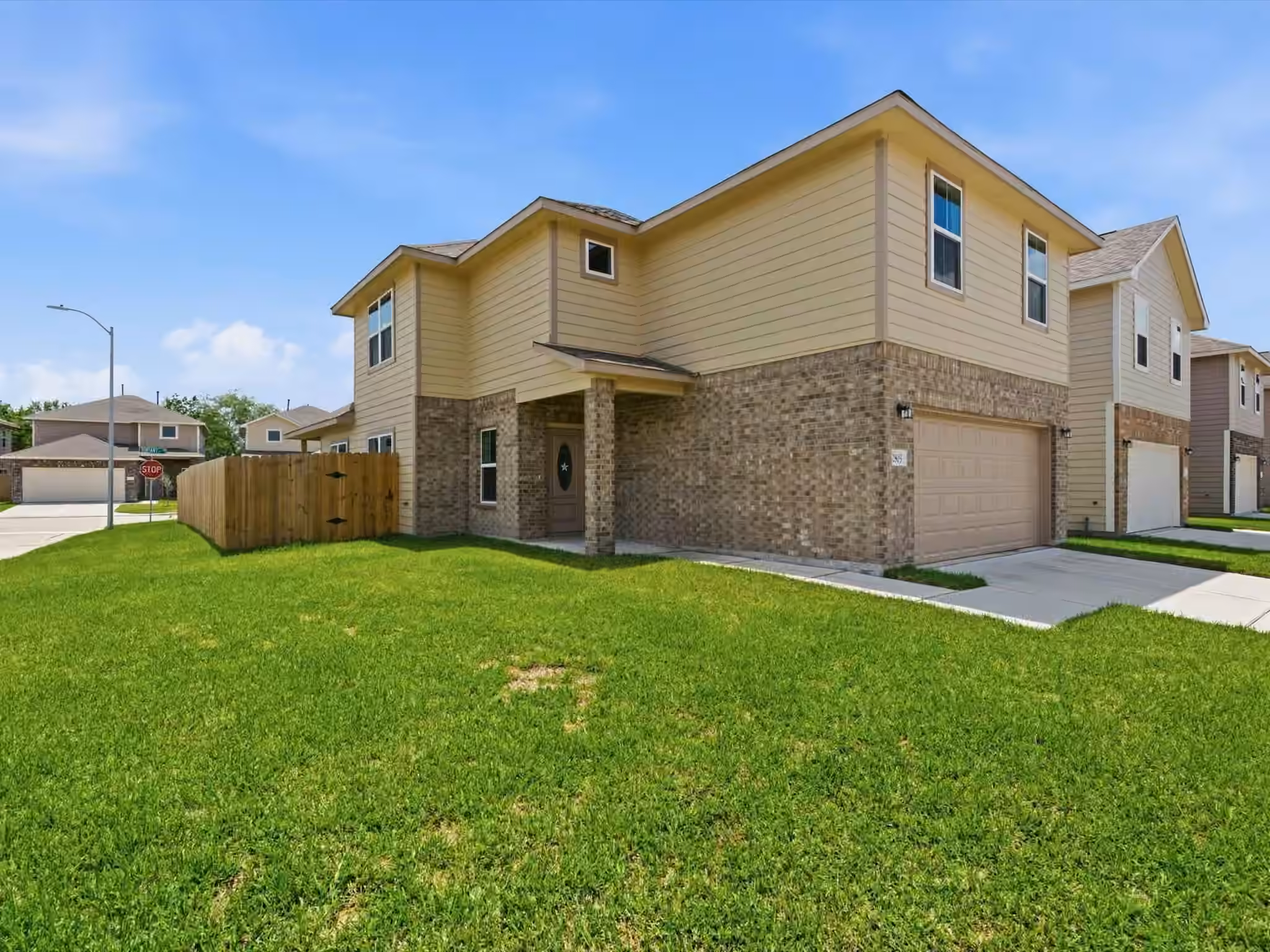 Photo 4 of 2811 Bowlin Leaf Lane, Houston, TX