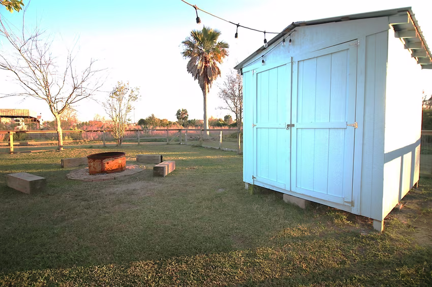 Photo 2 of 1061 O'Neil Road, Crystal Beach, TX