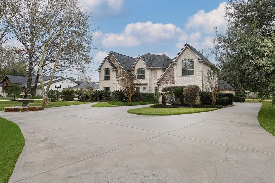 Photo 4 of 11827 Water Oak Drive, Magnolia, TX