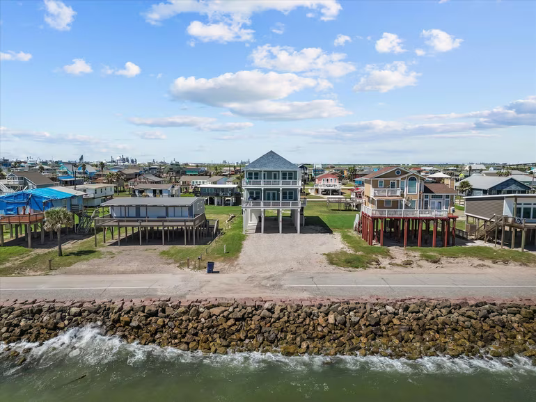 Photo 6 of 718 Beach Drive, Surfside Beach, TX