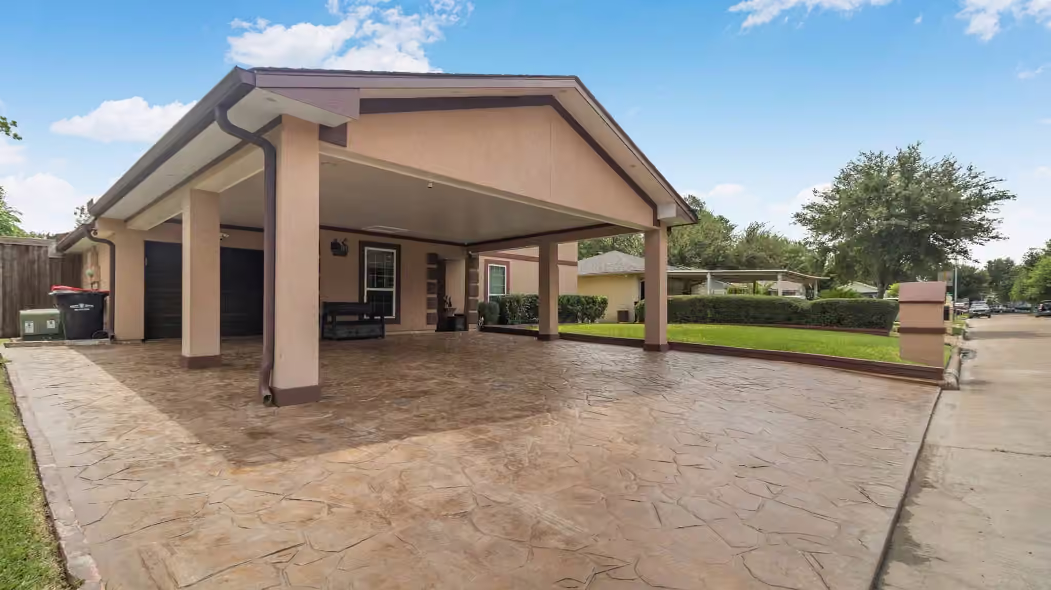 Photo 3 of 10158 Scotsbrook Drive, Houston, TX