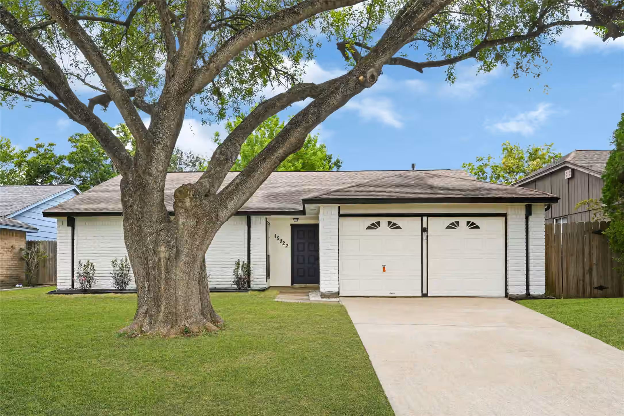 Photo of 15922 Beechnut Street, Houston, TX 77083