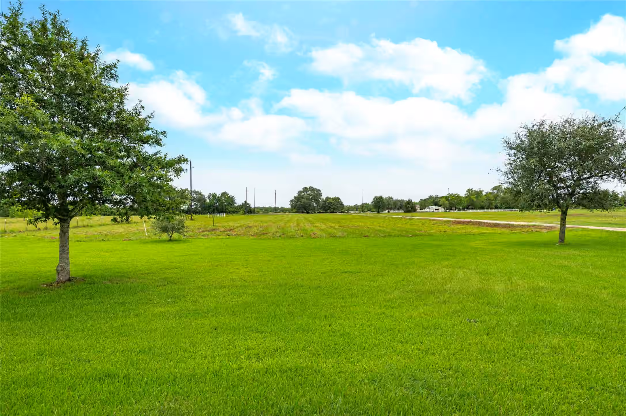 Photo 7 of 10110 County Road 67, Manvel, TX