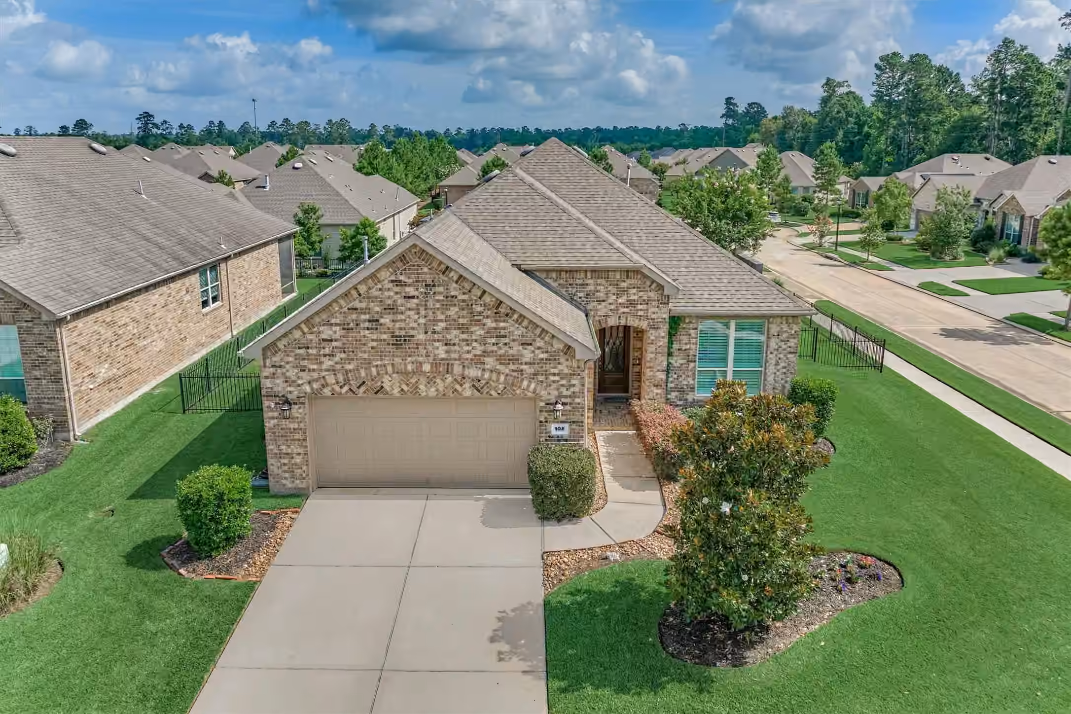 Photo 6 of 108 Wild Wick Way, Spring, TX