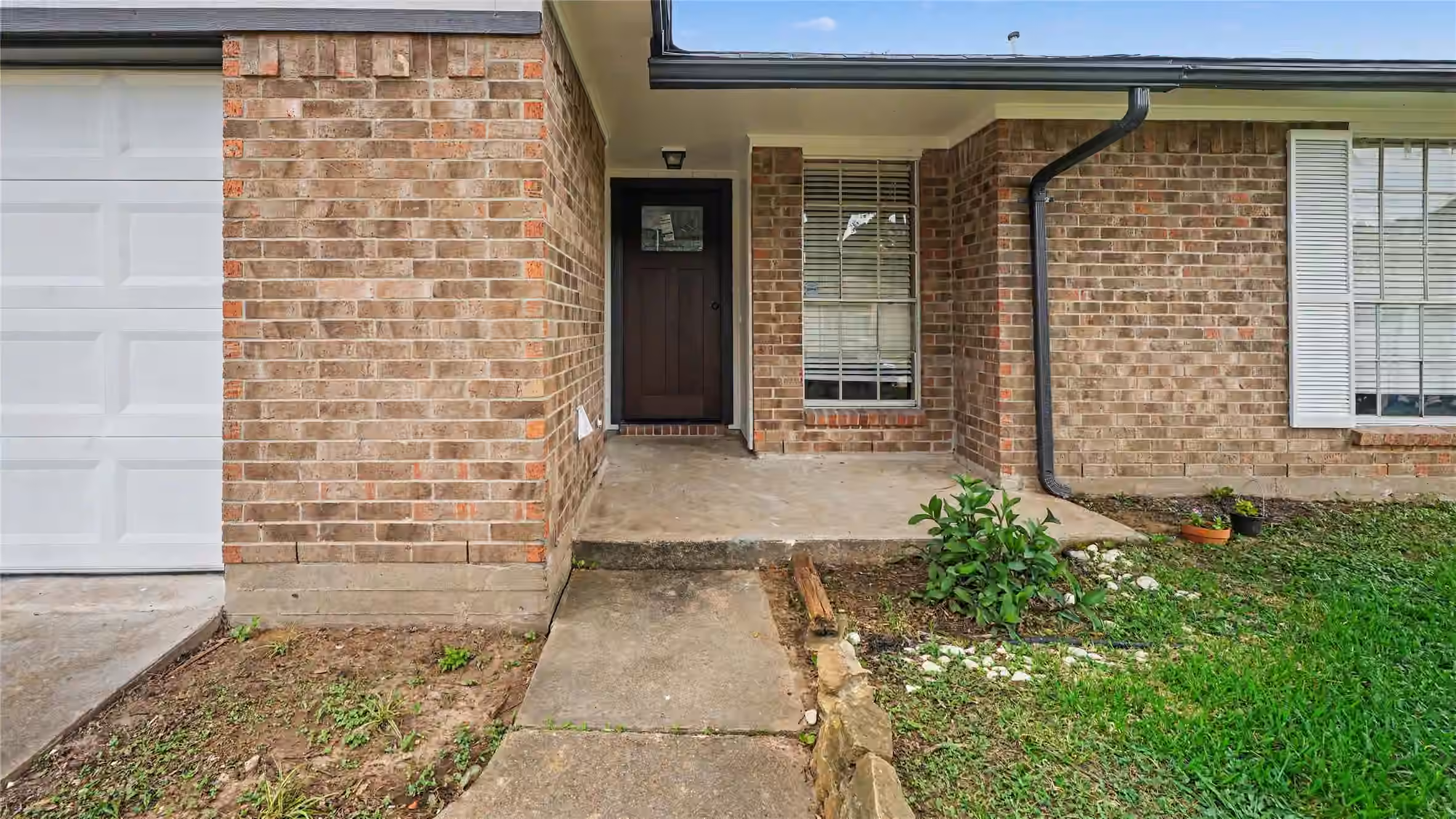 Photo 3 of 4211 Thunder Bay Drive, Pasadena, TX