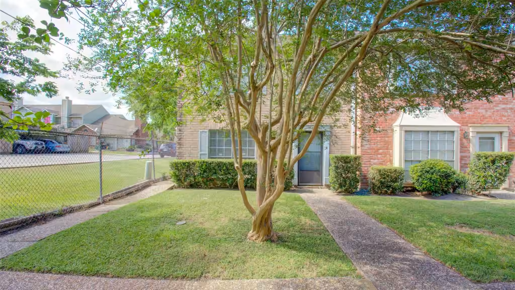 Photo 4 of 4124 Belle Park Drive, Houston, TX