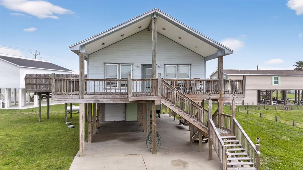 Photo 4 of 994 Nassau Drive, Crystal Beach, TX