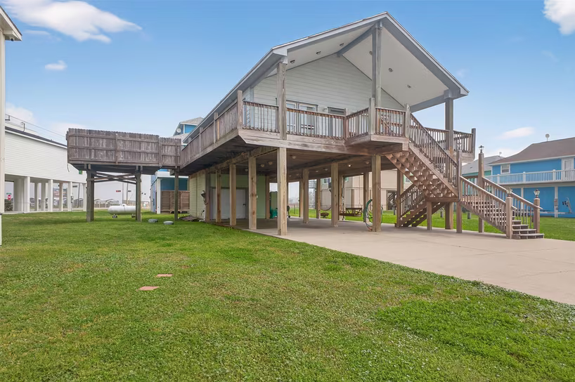 Photo 5 of 994 Nassau Drive, Crystal Beach, TX