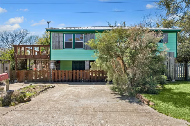 Photo of 1009 3rd Street, Seabrook, TX 77586
