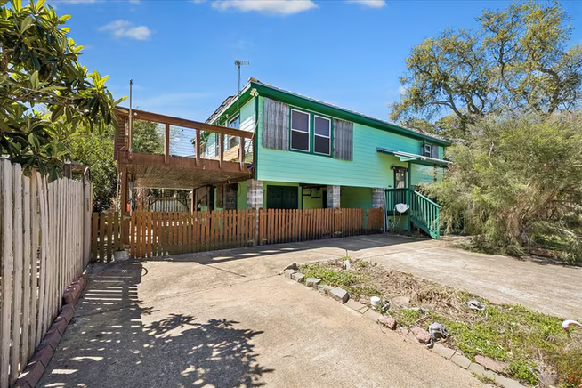 Photo 2 of 1009 3rd Street, Seabrook, TX