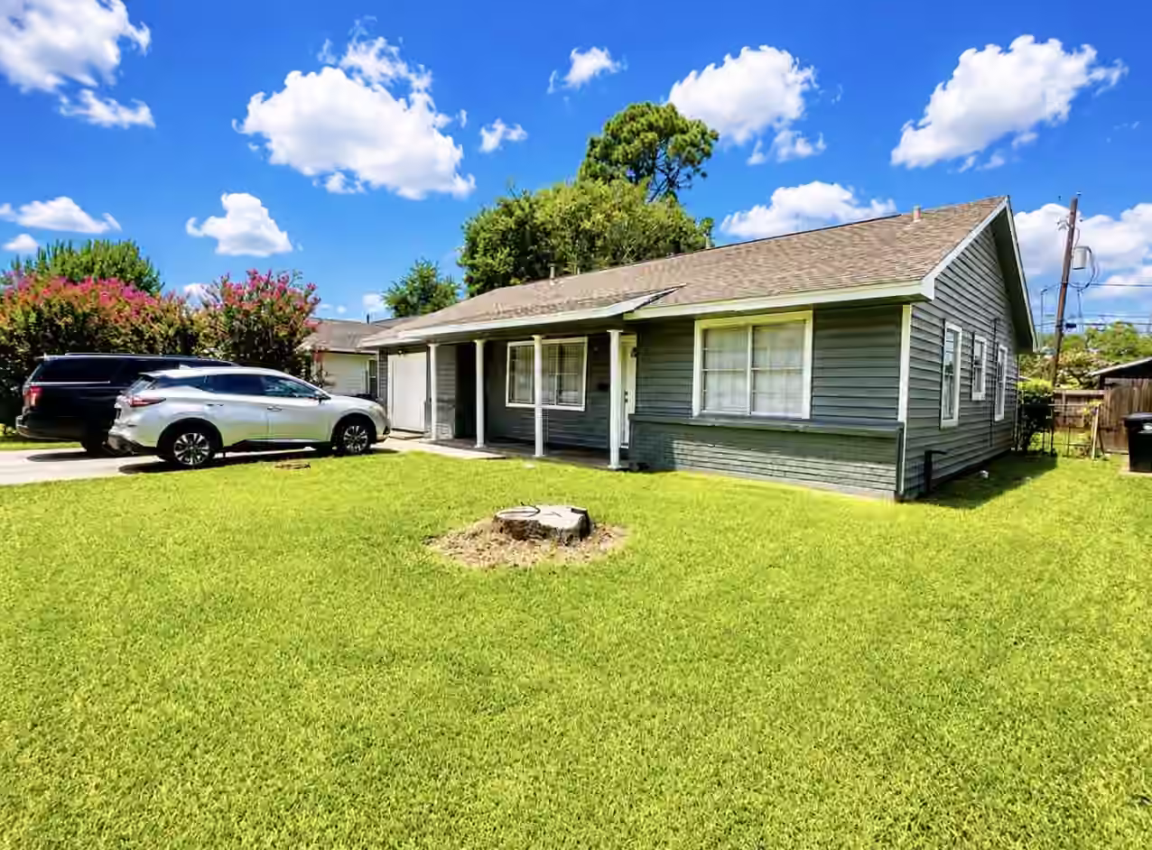 Photo 2 of 631 Roper Street, Houston, TX