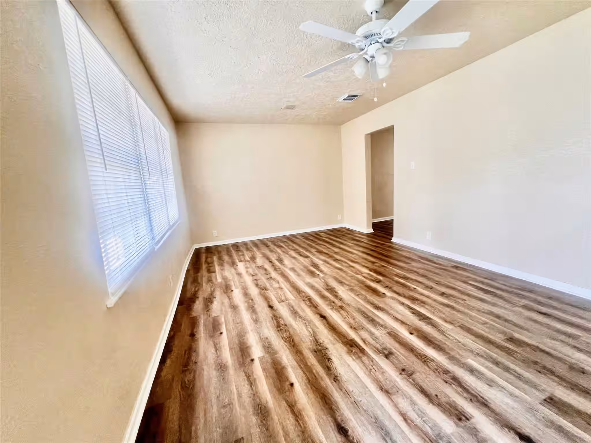 Photo 3 of 631 Roper Street, Houston, TX