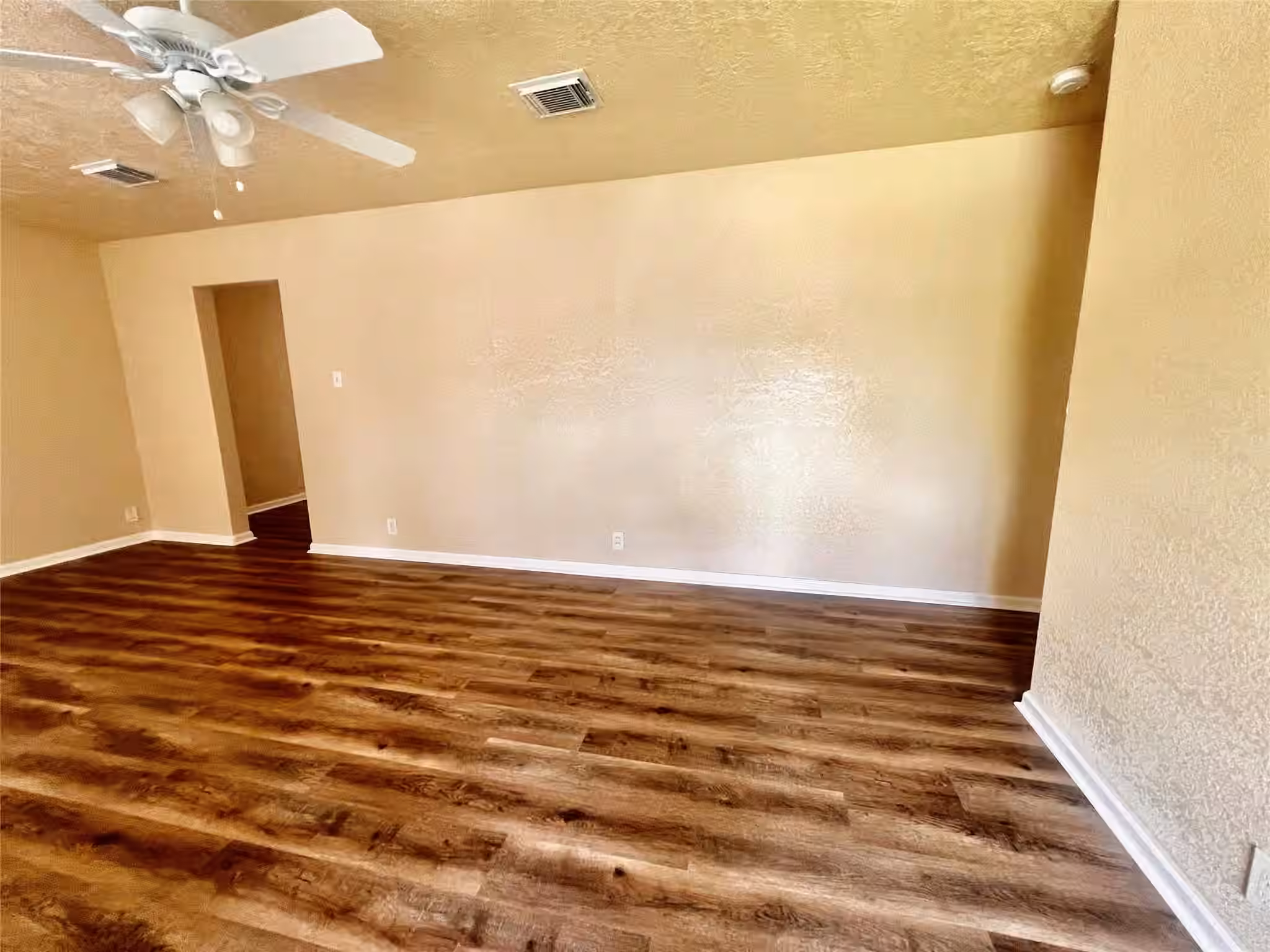 Photo 4 of 631 Roper Street, Houston, TX