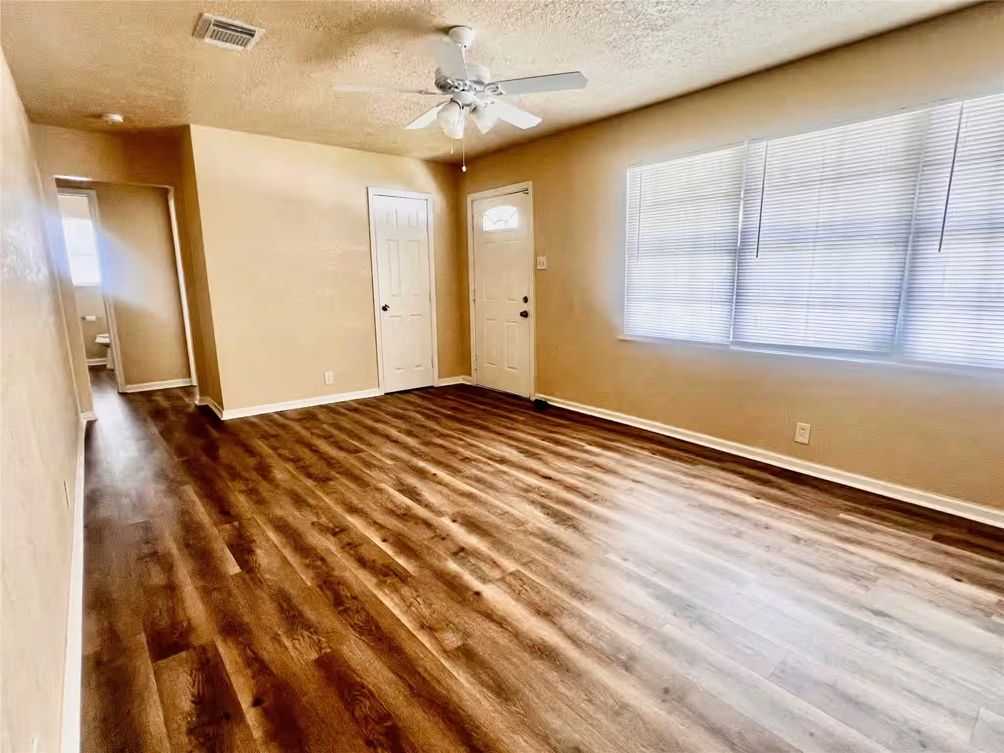 Photo 5 of 631 Roper Street, Houston, TX
