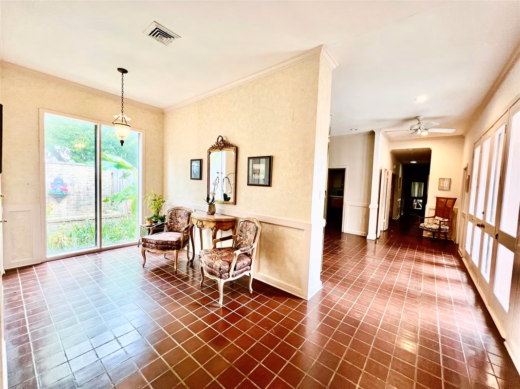Photo 4 of 5610 Woodway Drive, Houston, TX