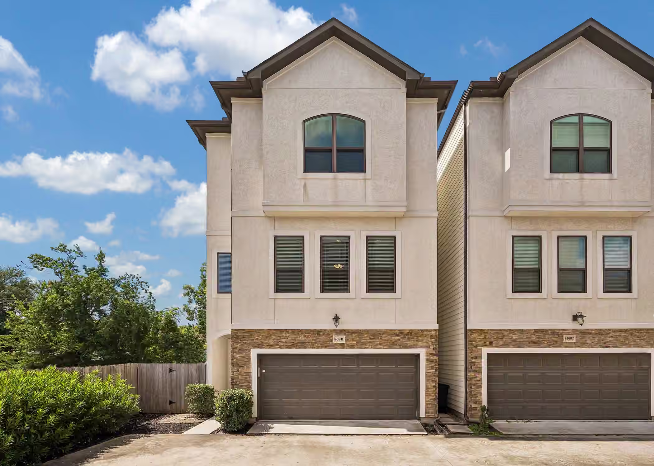Photo 3 of 869 Wakefield Drive B, Houston, TX