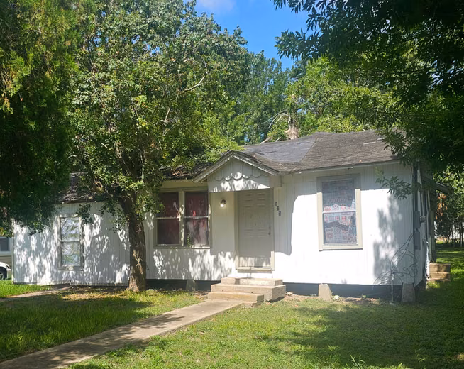 Photo of 805 Texas Street, Wharton, TX