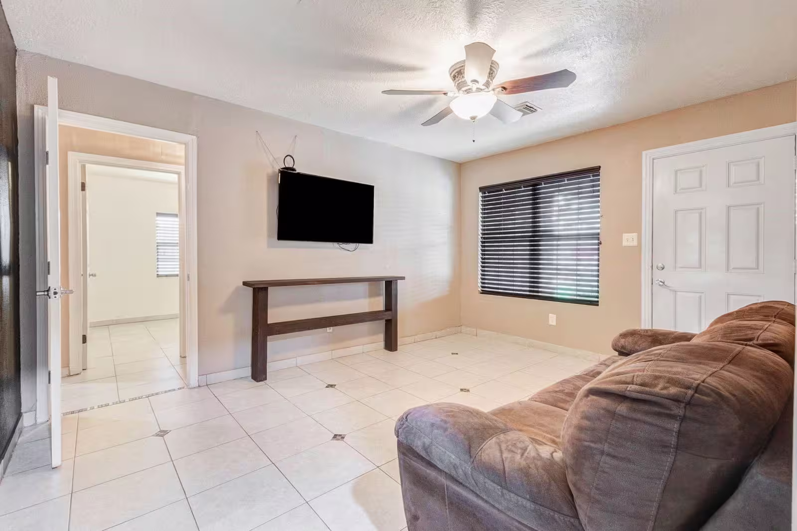 Photo 5 of 617 Burke Road, Pasadena, TX