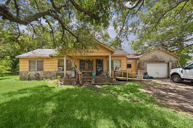 Photo 3 of 6418 Masters Road, Manvel, TX